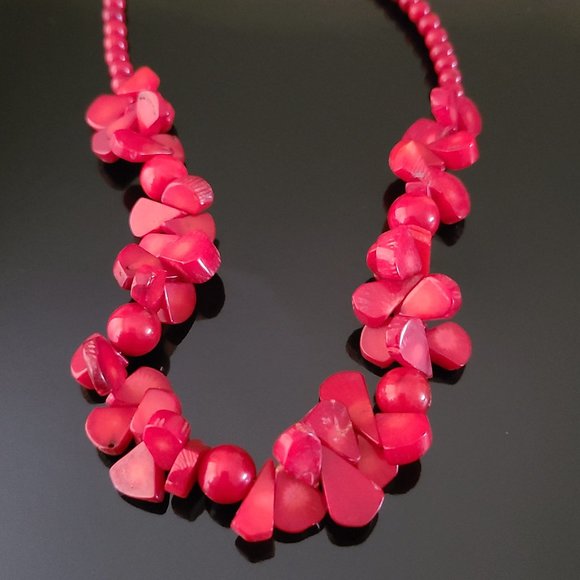 Short Red Coral necklace-Coral jewelry -Casual gemstone necklace - Picture 2 of 4